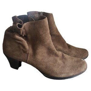Sh141 Murno Brown Suede Booties 9.5